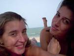 Highlight for Album: Nha Trang, Virginie et Raphaele, cote plage