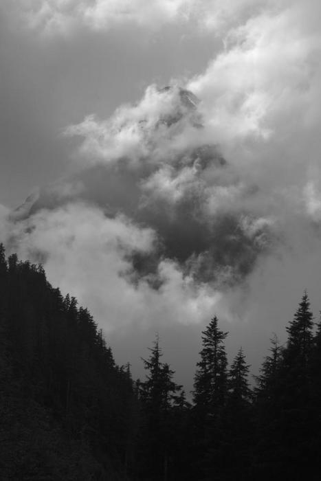 Nusatsum - Bastille Mountain - Noir et blanc